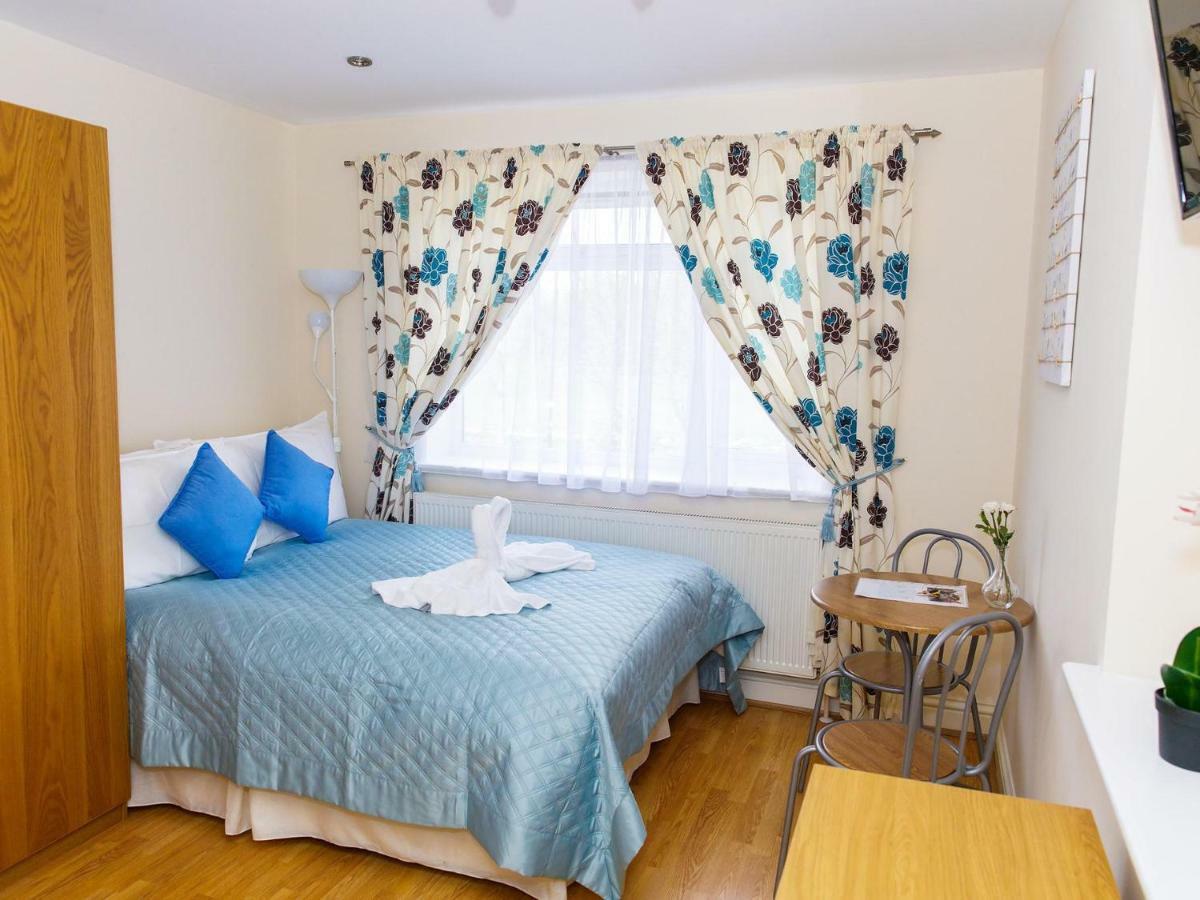 Mandeville Rooms Northolt  Exterior photo