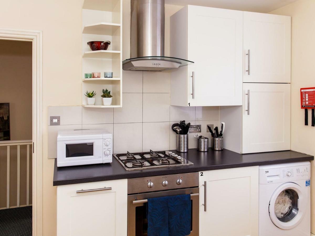 Mandeville Rooms Northolt  Room photo